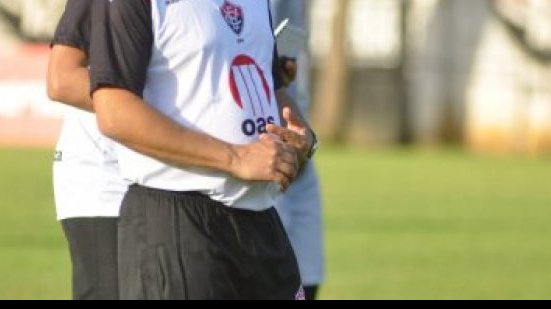 Imagem Ney Franco esconde escalação, mas confirma estreia de volante