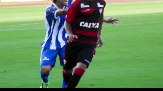 Imagem Vitória ganha de virada na estreia da Copa Governador