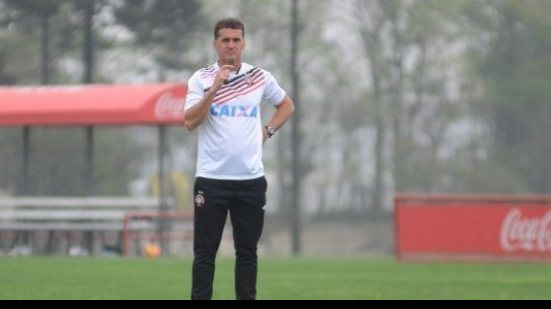 Imagem Vagner Mancini prega respeito ao Vitória