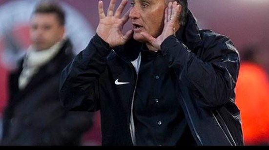 Imagem Conselheiros do Corinthians pedem demissão de Tite