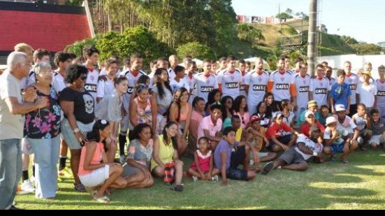 Imagem Alunos de Morro do Chapéu prestam homenagem ao Vitória