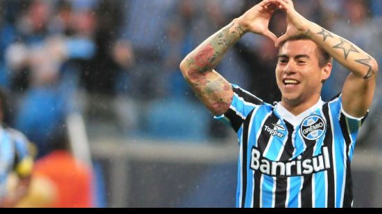 Imagem Grêmio vence Botafogo e dispara na vice-liderança