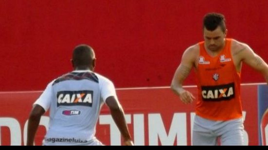 Imagem Vitória treina na Toca do Leão e divulga relacionados para clássico