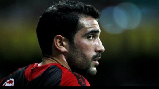 Imagem Escudero é dúvida no Vitória para jogo com o Coxa