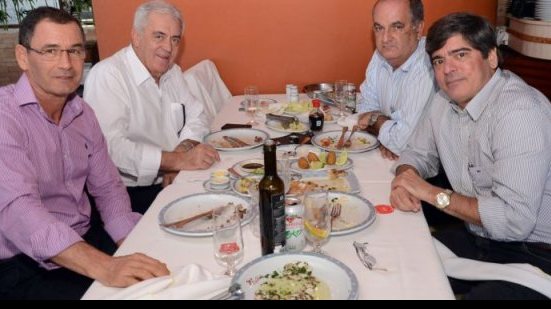 Imagem Otto Alencar confirma apoio a Falcão para presidência do Vitória