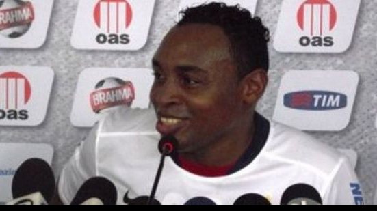 Imagem Obina deve ser o substituto de Fernandão para o jogo contra o Atlético-PR