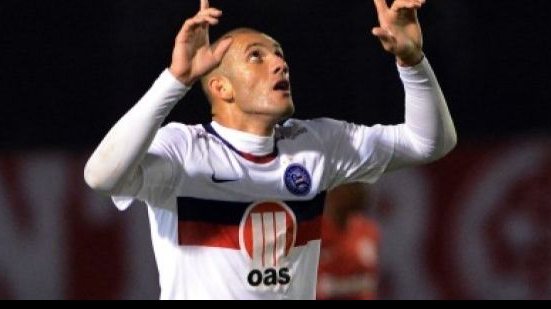 Imagem Fernandão no Vitória? Falcão diz que negociação depende de proposta