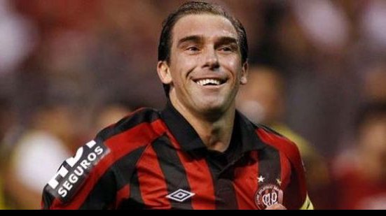 Imagem Craque do Atlético-PR está fora do jogo contra o Bahia