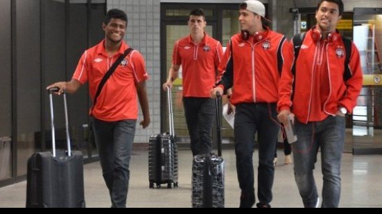 Imagem Elenco do Furacão já está em Salvador para jogo com Bahia