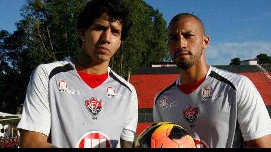 Imagem Vitória perde dupla de zagueiros para domingo