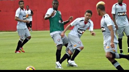 Imagem Ney Franco comanda coletivo e faz testes no Vitória
