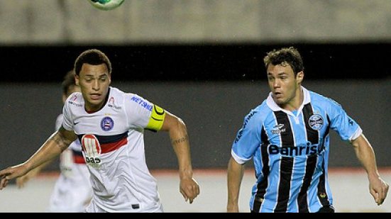 Imagem Em noite inspirada, Lomba garante empate do Bahia com o Grêmio