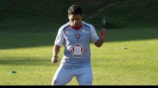 Imagem Com Maxi e Luiz Alberto, Vitória treina no Barradão