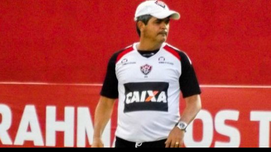 Imagem Maxi é relacionado e Ney comanda coletivo na Toca do Leão