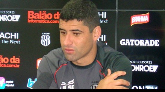 Imagem Ex-Vitória, atacante quer enfrentar o Leão neste domingo