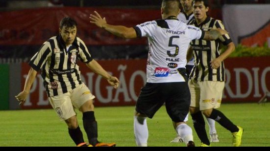 Imagem Vitória encara Ponte Preta de olho no G4 do Brasileirão