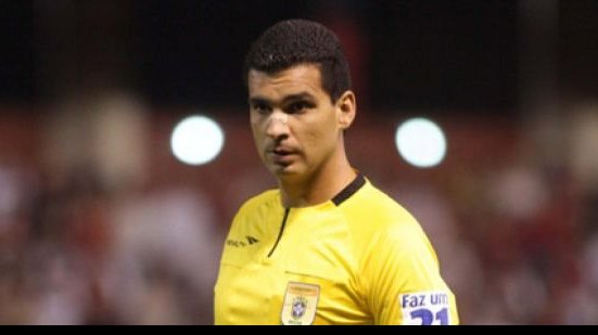 Imagem FBF pede novo sorteio de árbitros para Santos x Bahia