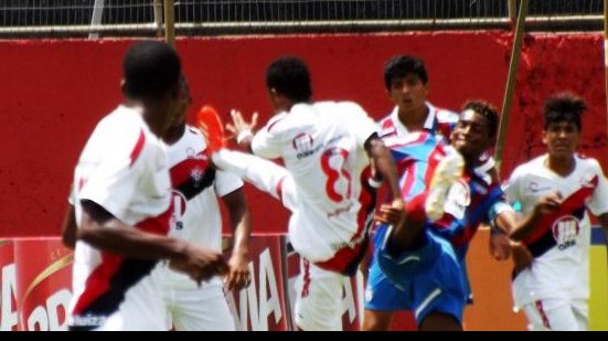 Imagem Bahia ganha do Vitória no infantil e aumenta a vantagem 