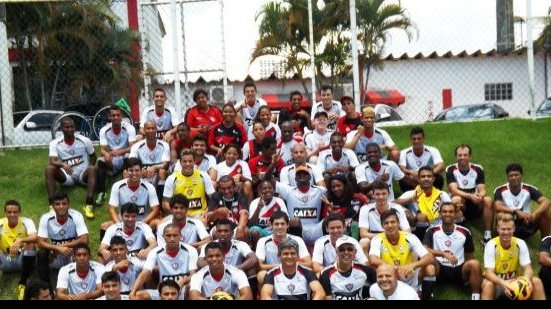 Imagem Vitória recebeu visita especial antes do jogo contra o Santos