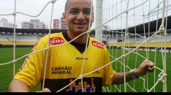 Imagem Jogadores do Criciúma pedem apoio do torcedor contra o Vitória