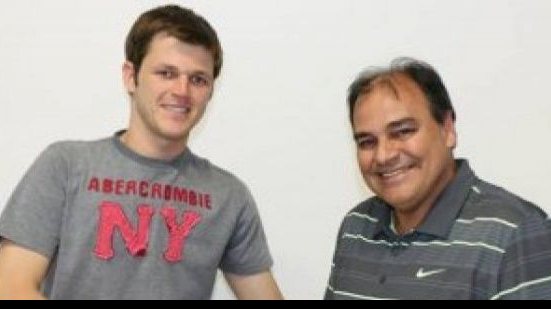 Imagem Ex-goleiro do Vitória é contratado pelo Botafogo-SP