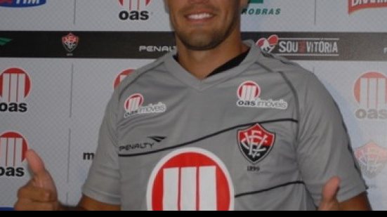 Imagem Wilson supera desconfiança e alcança marca histórica no Vitória