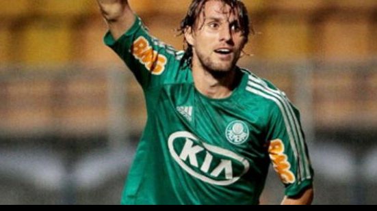 Imagem Clube que levou Gabriel Paulista quer comprar capitão do Palmeiras