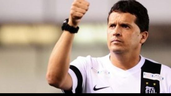 Imagem Ainda sonhando com Ney, Santos confirma saída de treinador
