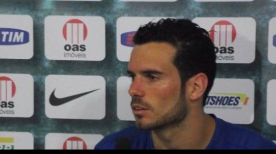 Imagem Lucas Fonseca treina com bola e deve atuar contra a Lusa
