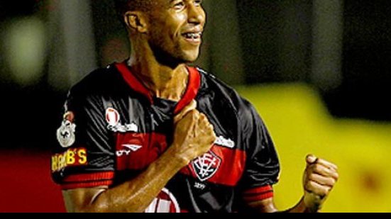 Imagem “Aposto no meu atacante de área”, diz Ney sobre gol 1.000