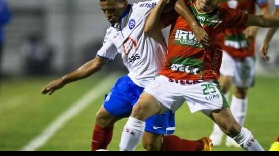 Imagem Bahia bate Portuguesa e respira no Brasileirão