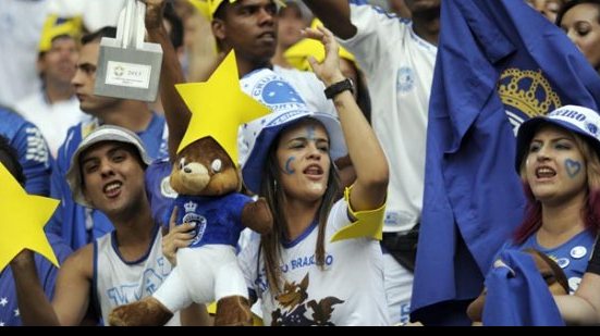Imagem Cruzeiro doará cerveja e torcedor do Vitória comandará festa