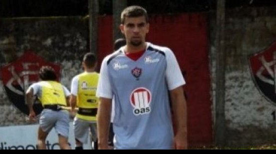 Imagem Recuperado de grave lesão, André Lima volta aos treinos