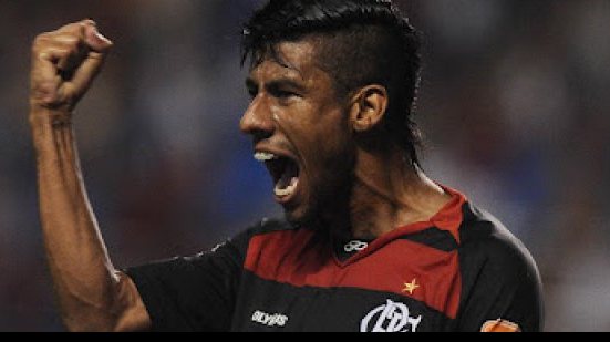 Imagem Léo Moura chega ao sétimo título em oito anos de Flamengo