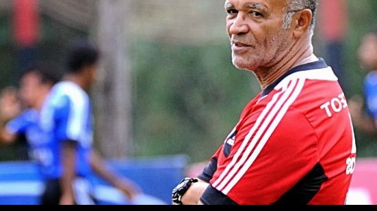 Imagem Flamengo prepara time misto para encarar o Vitória