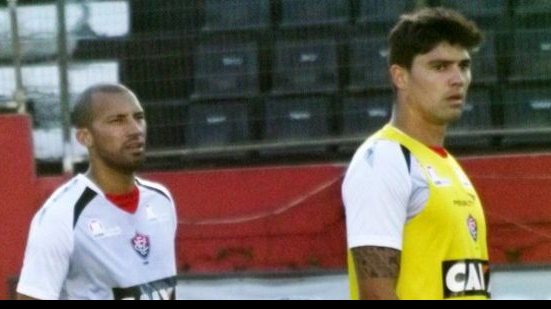 Imagem Sem Ayrton, Ney Franco comanda treino no Barradão
