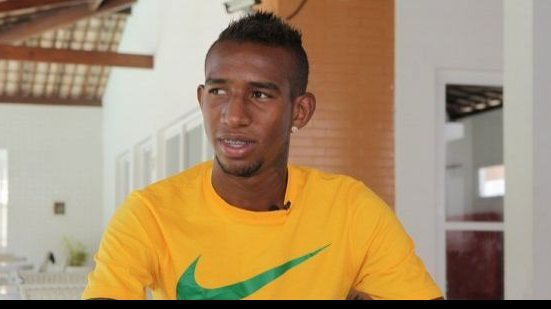 Imagem Talisca sobre atuar no Vitória: “não tenho coragem”