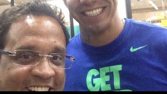 Imagem Em clima de Natal, Zé Eduardo e Victor Ramos se encontram em SP