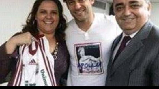 Imagem Foto de advogado da Lusa ao lado de Fred circula na web