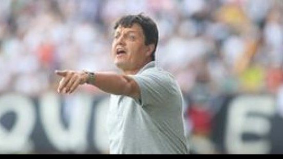 Imagem Vasco espera renovar contrato com Adilson Batista