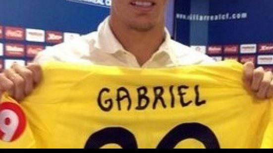 Imagem Ex zagueiro do Vitória quer atenção em duelo contra Neymar