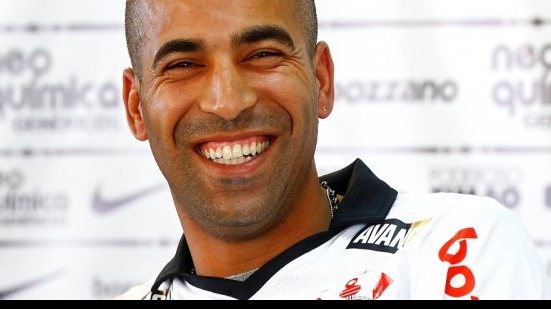 Imagem Emerson Sheik sinaliza desejo de voltar a jogar no Rio