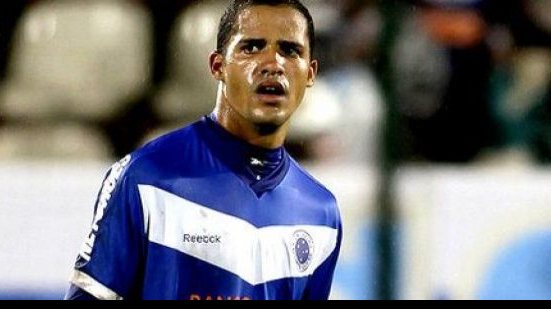 Imagem Além do Bahia, Vitória também quer Anselmo Ramon