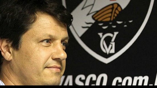 Imagem Vasco renova com Adilson Batista