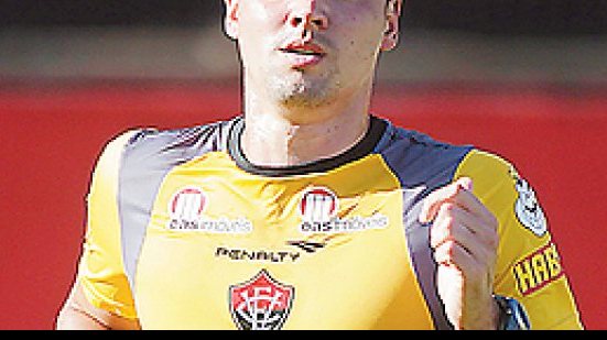 Imagem Vitória deve escalar time misto no início da temporada