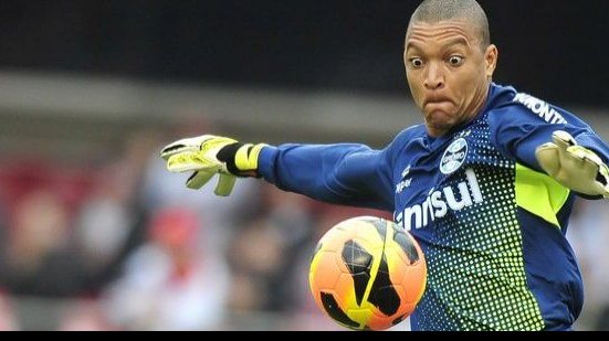 Imagem Goleiro revelado no Vitória é o novo reforço do Internacional
