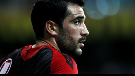 Imagem Escudero abre mão de dinheiro do Boca Juniors para ficar no Vitória