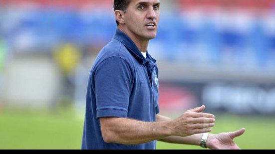 Imagem Atlético-PR dispensa Vágner Mancini