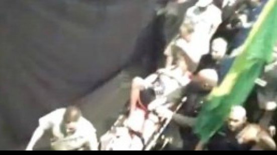 Imagem Vídeo mostra Anderson Silva gritando de dor ao sair de maca