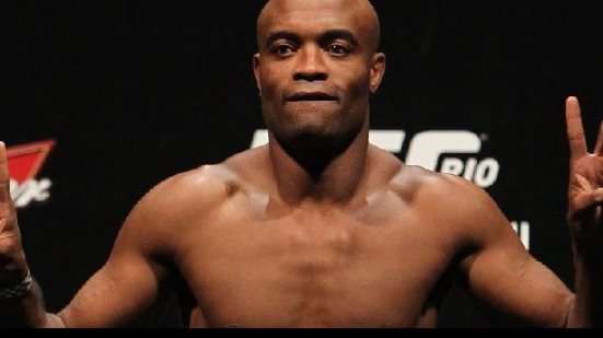 Imagem Anderson Silva deixa hospital e já pensa na volta ao octógono